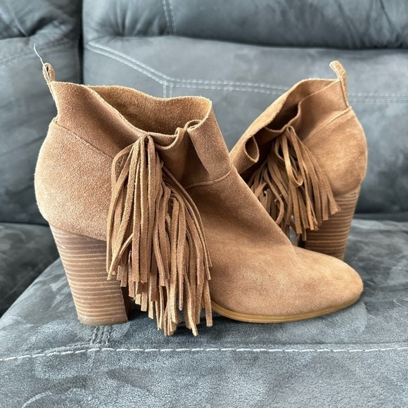 Crown Vintage Fringed RANDI Tan Suede Block Heel Ankle Boots size 11 - Picture 2 of 9